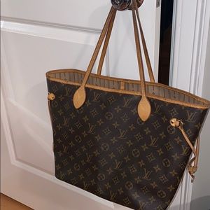 Louis Vuitton MM Neverful Tote- monogrammed canvas
